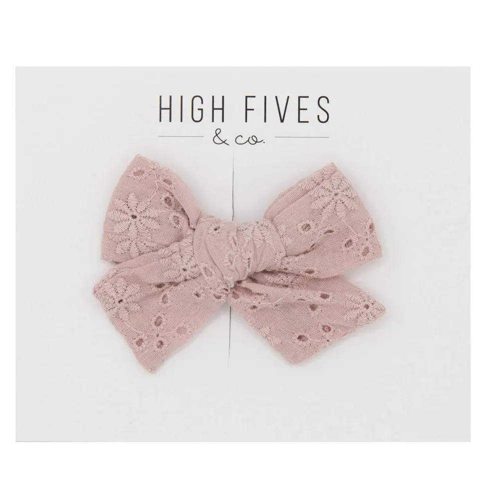 Eyelet Bow Clip